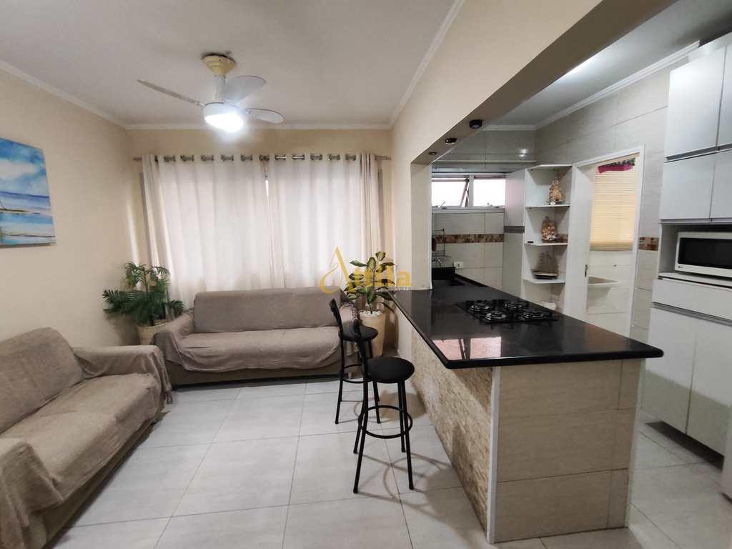 Apto 2 quartos, sacada, 200mts praia Enseada